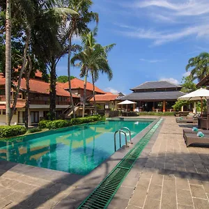 3* Hotell Champlung Sari And Spa